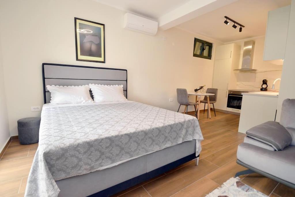 Urban Escape For Two In Kotor Lejlighed Eksteriør billede